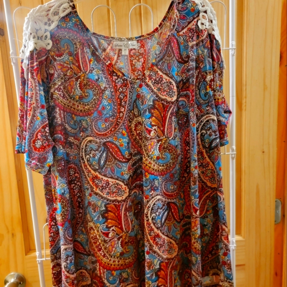 Ladies blouse 2x by Stem Vine